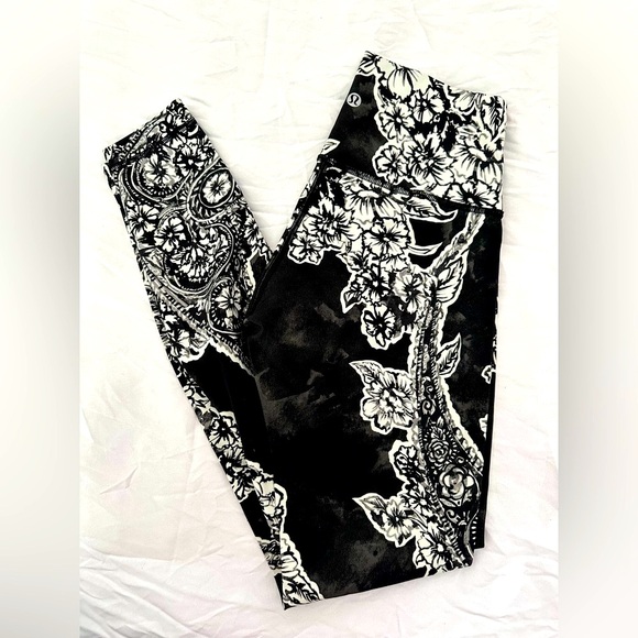 LULULEMON/Painted Paisley Leggings/4 - Picture 3 of 8